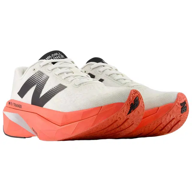 New Balance FuelCell SuperComp Trainer v3