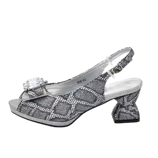 拾伍象 欧美时尚潮流气质 一字带凉鞋 女 银色