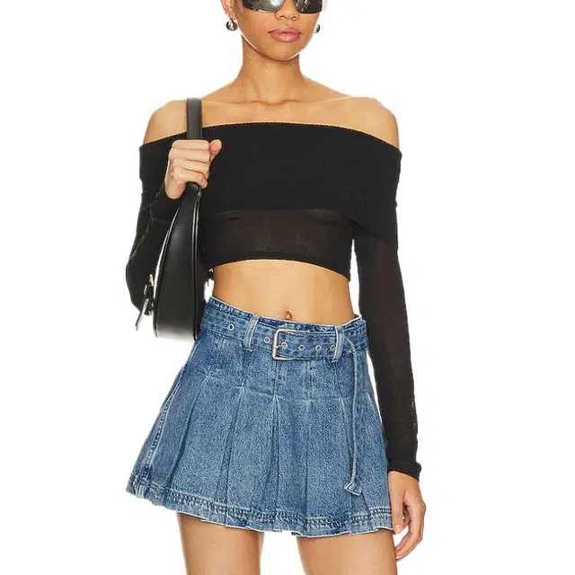SUPERDOWN Camille Off Shoulder Top