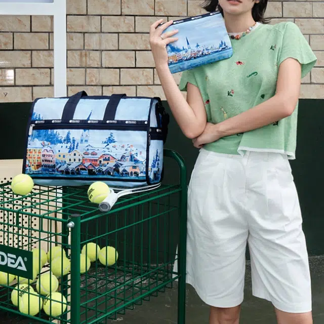 LeSportsac