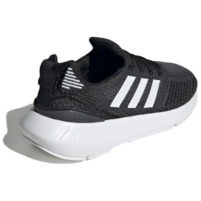 adidas originals Swift Run 22