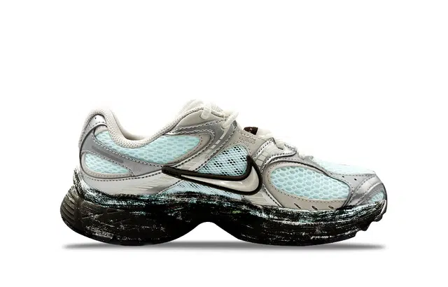 Nike V5 RNR smile