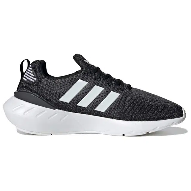 adidas originals Swift Run 22