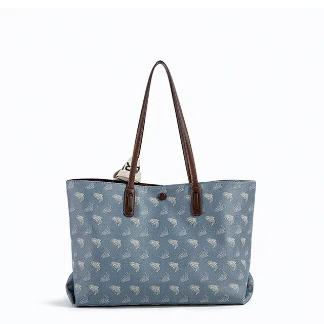 FAIRWHALE Tote