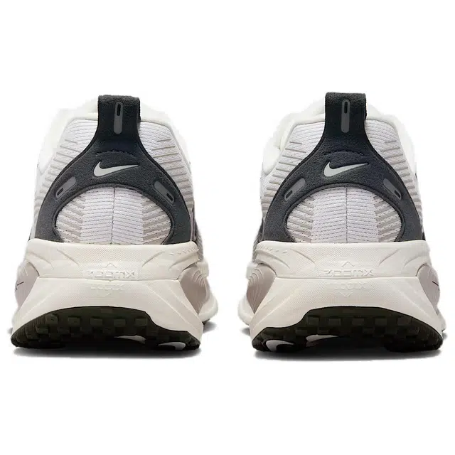 Nike Vomero 18 White