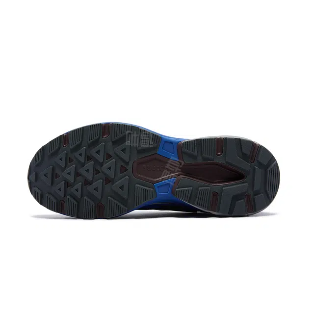 niko and .. x Saucony Kinvara 4 RE