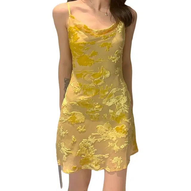 囍鱼少女 法式复古烂花绒女性感女神范修身显瘦 吊带连衣裙 女款