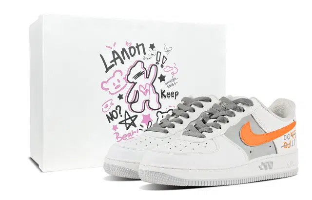 Nike Air Force 1 Triple White