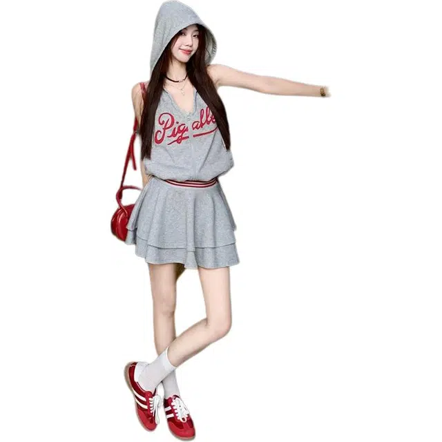 囍鱼少女 感挂脖无袖连帽背心女夏季高腰撞色蛋糕半身裙两件套 裙装套装 女款