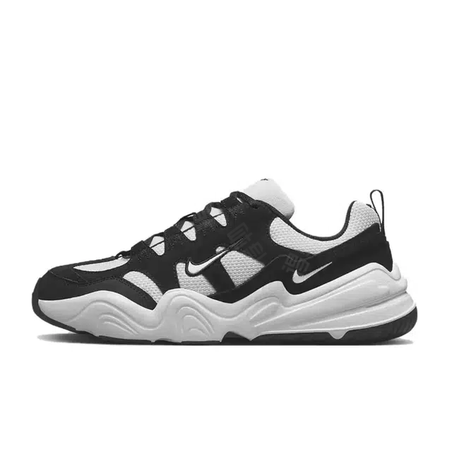 Nike Tech Hera