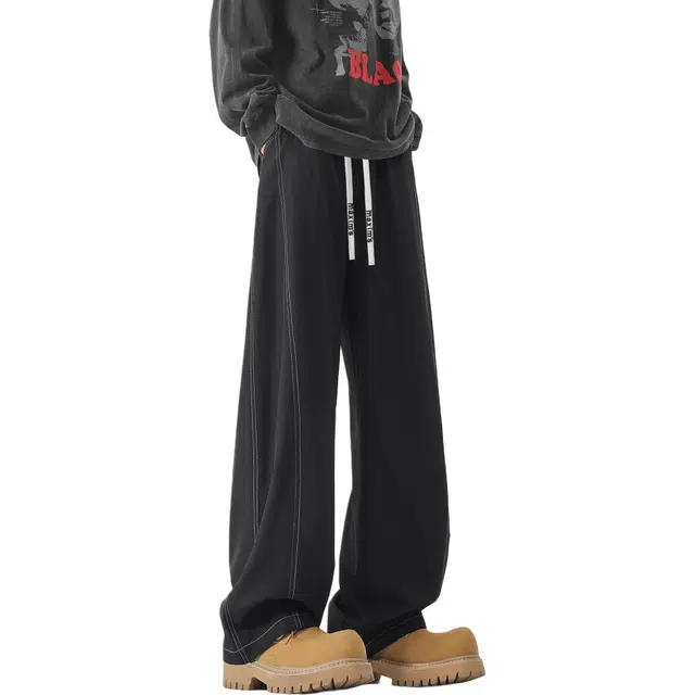 maxim's de paris vibe