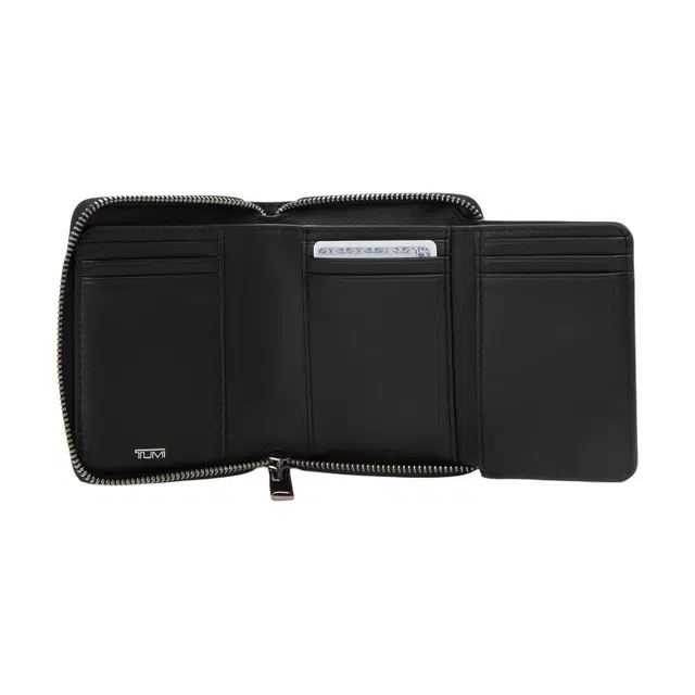 TUMI