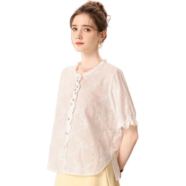 粉红玛琍 甜美蕾丝彩扣纯色常规短袖圆领宽松日常便服高腰衬衫 女款