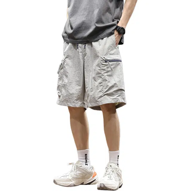 协协乐 冰丝男士夏季薄款凉感防水速干透气美式高街宽松直筒运动夏日多巴胺百搭五分裤工装短裤 男款