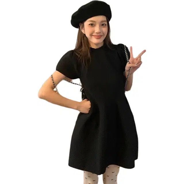 囍鱼少女 高级感针织 女小个子收腰显瘦感蓬蓬气质小黑裙短袖连衣裙 女款