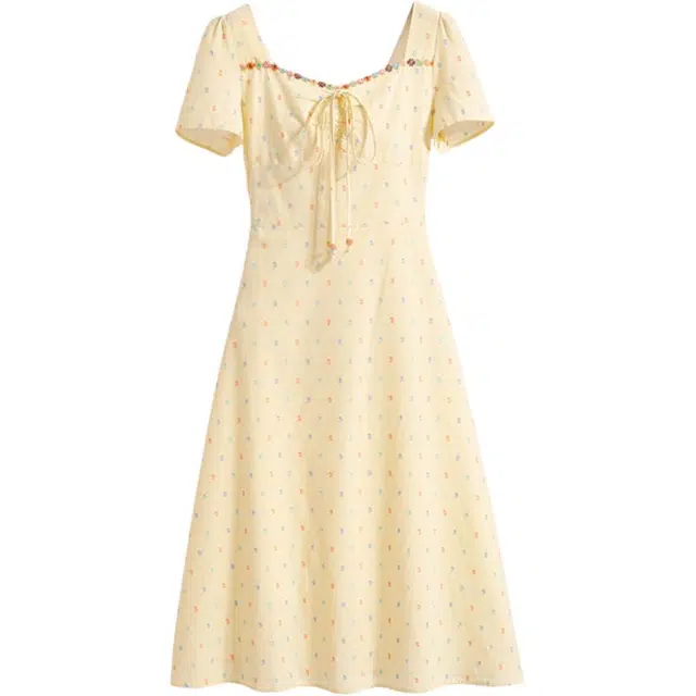 囍鱼少女 法式温柔度假风碎花 女夏季梨形身材收腰显瘦气质短袖连衣裙 女款