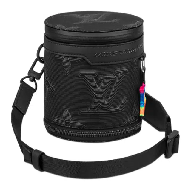 LOUIS VUITTON 2054 EXPANDABLE POLOCHON