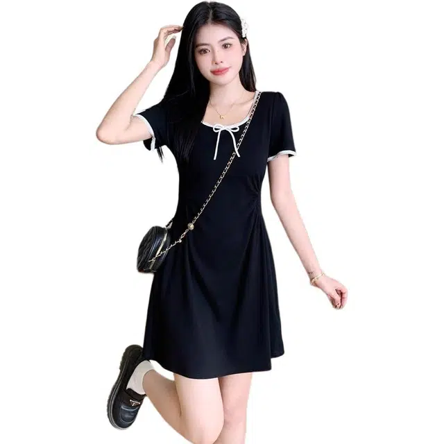 囍鱼少女 气质减龄方领收腰小黑裙女 大码法式甜美显瘦遮肉 短袖连衣裙 女款