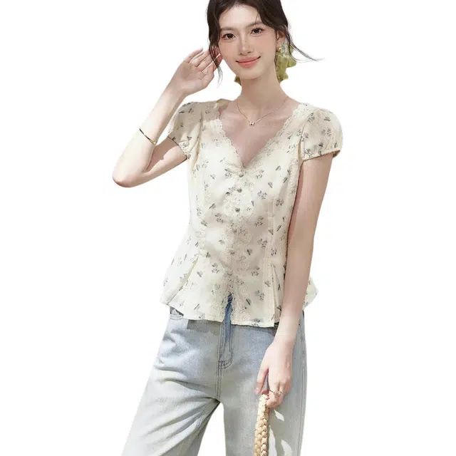 Kiki Clothing Boutique V