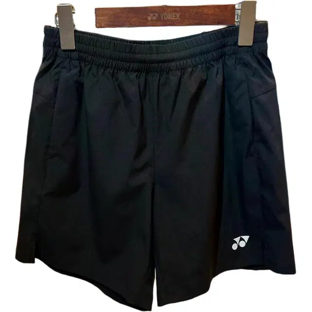YONEX