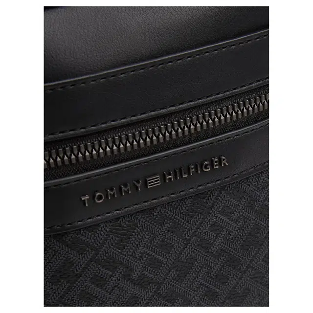 Tommy Hilfiger TH Monogram