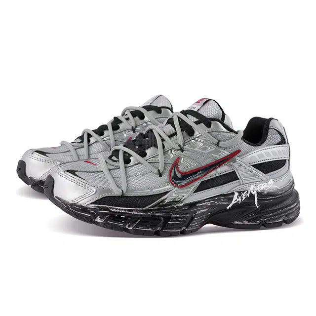 Nike Initiator Y2K
