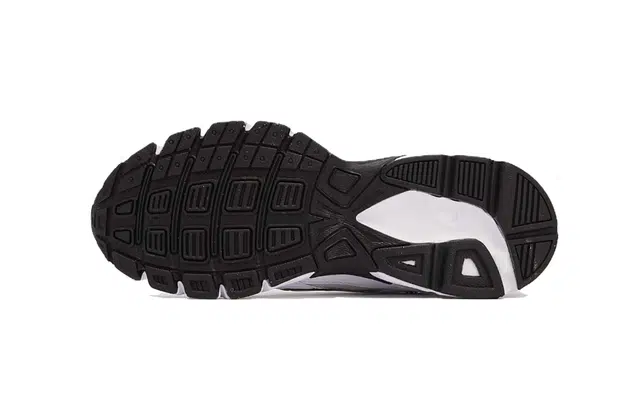 Nike Initiator