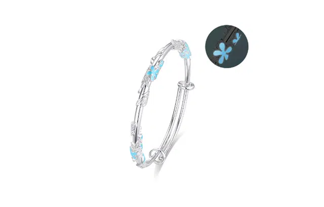 牧言 繁花似锦蝴蝶 轻奢气质温柔新中式小众浪漫高级感 立体浮雕蓝色花朵交织素圈夜光变色可调节蝶梦铃兰花流苏手饰 合金 手镯 女款