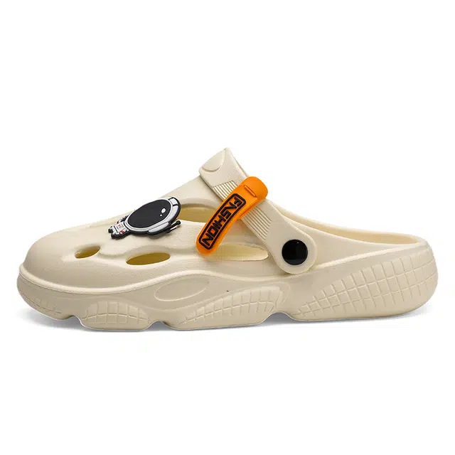 英伦骑士 舒适百搭 踩屎感 潮流时尚 个性设计 橡胶底 防磨包头拖鞋 男款 米色