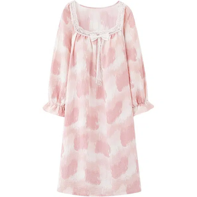 俏佳人 带胸垫甜美公主风方领蕾丝拼接舒适亲肤柔软宽松休闲可外穿中长裤长袖家居服睡裙 女款