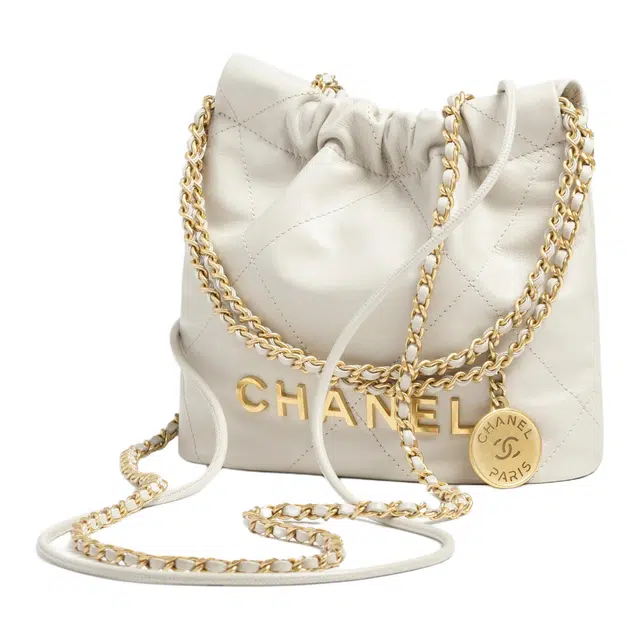 CHANEL 22