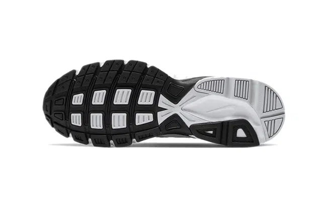 Nike Initiator