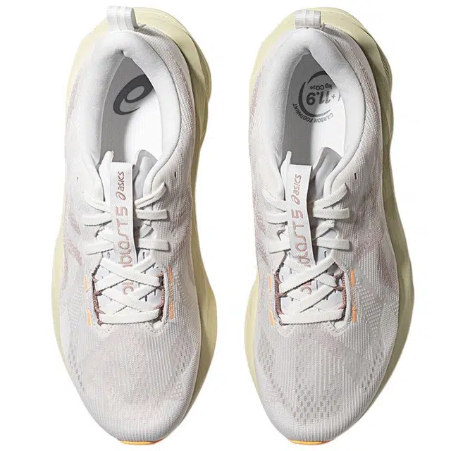Asics NOVABLAST 5