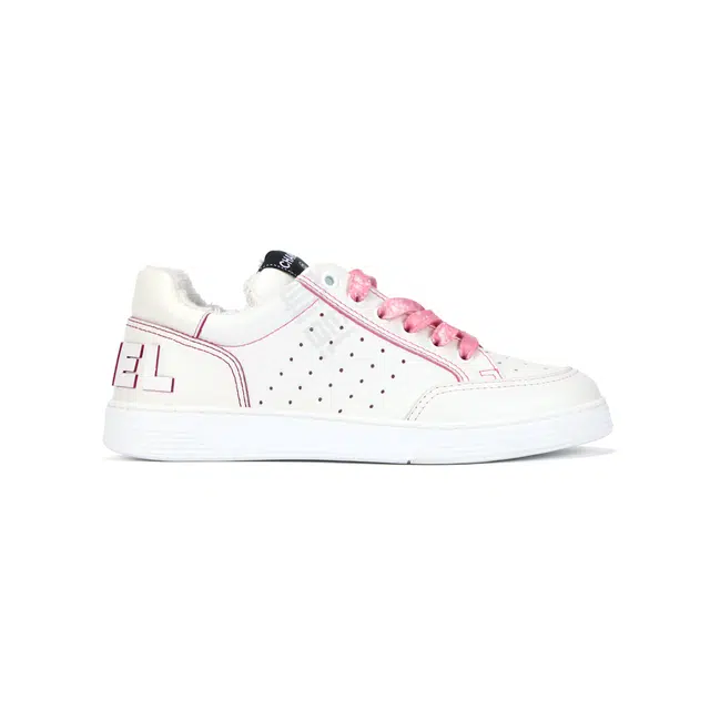 CHANEL Low-Top