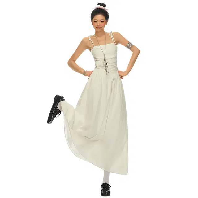 拾籍 夏日清新甜美简约优雅时尚减龄法式气质褶皱收腰设计无袖吊带连衣裙 女款