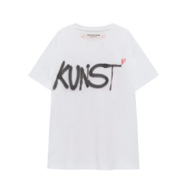 THE MUSEUM VISITOR T