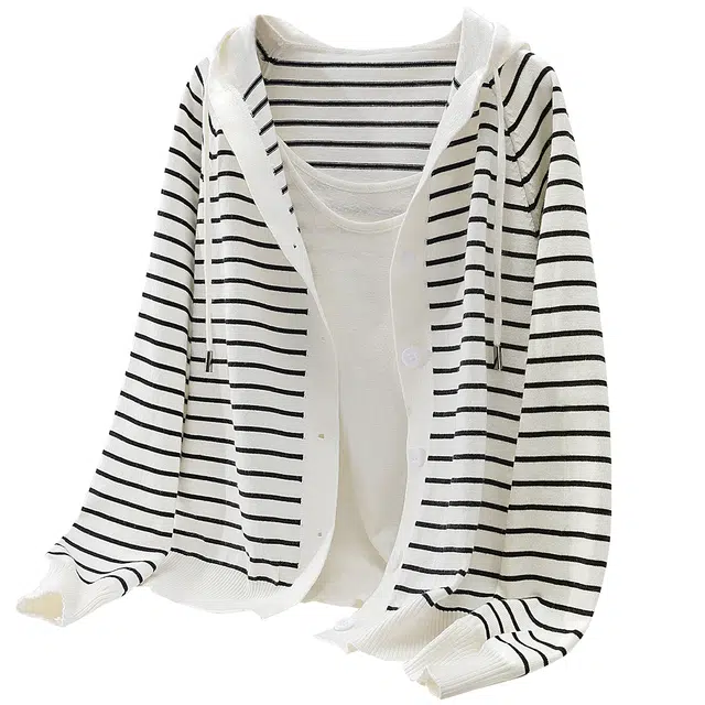 她池 通勤休闲风抽绳连帽单排扣撞色短款插肩长袖针织衫 女款 白色条纹