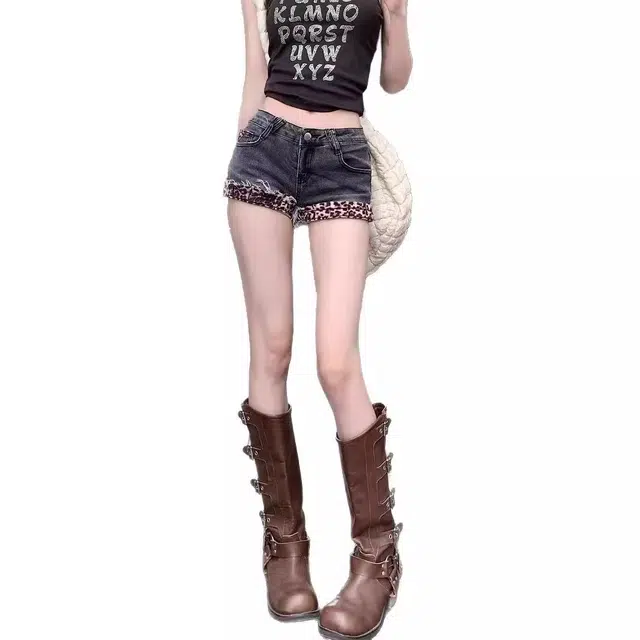 囍鱼少女 高街复古辣妹低腰显瘦时尚百搭直筒包臀热裤牛仔短裤 女款