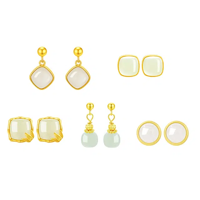 【和田美玉】 老凤祥 奢华 时尚轻奢小众百搭耳饰 显白养耳洞 新中式国风复古 女朋友恋爱约会精美礼盒 闺蜜同款#好运天然 玉髓 耳钉 女款