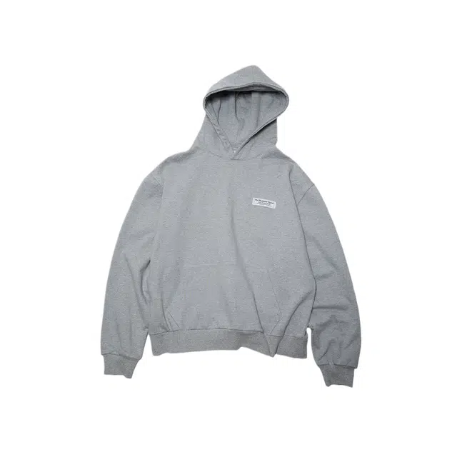 THE MUSEUM VISITOR 24SS