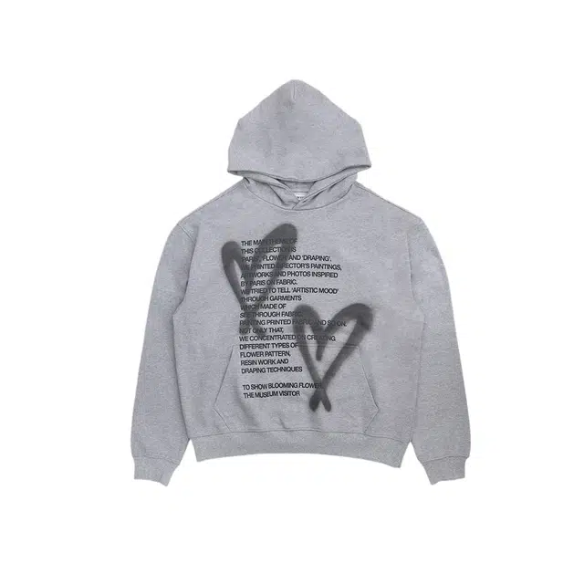 THE MUSEUM VISITOR HEART SPRAY PRINTED