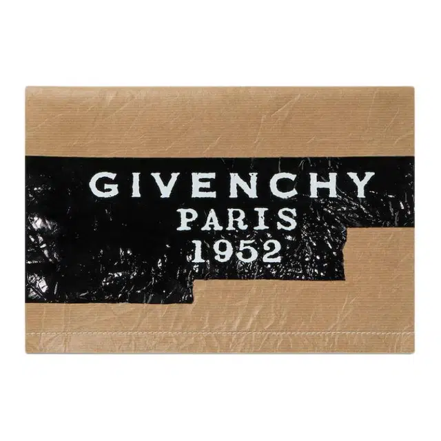 GIVENCHY Paris