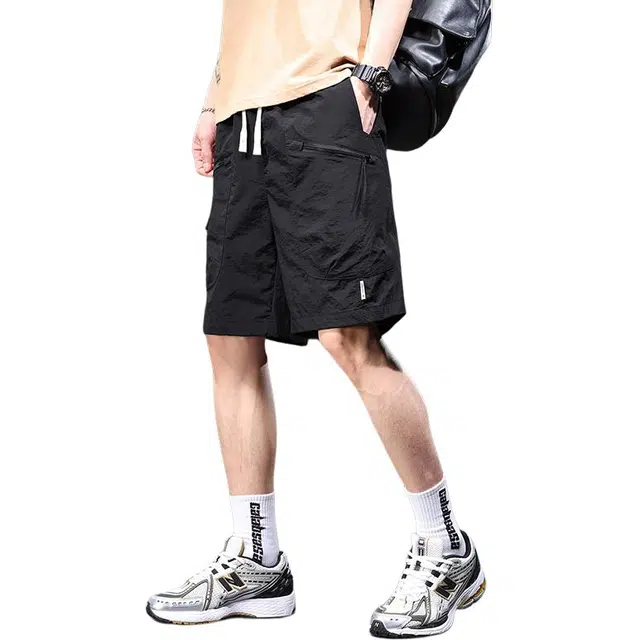 协协乐 冰丝休闲男士夏季薄款凉感透气美式潮牌宽松直筒五分裤子设计感城市机能速干潮流大码中裤工装短裤 男款