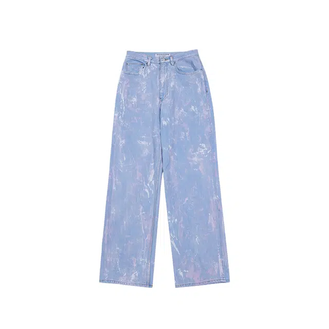 THE MUSEUM VISITOR 23AUTUMN