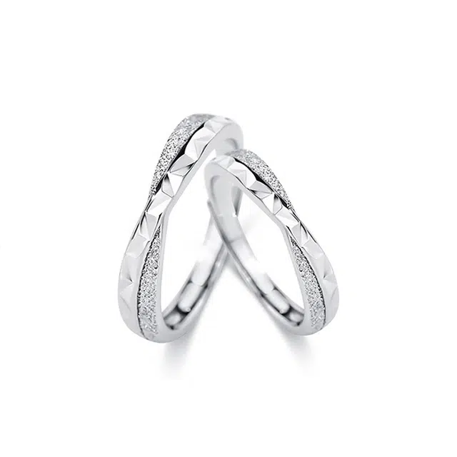 【S999纯银】 银彦 星辰大海对戒 莫比乌斯环环相扣 甜蜜恋爱频率 钟爱久久 开口素圈可调节 足银 戒指 男女同款情侣款