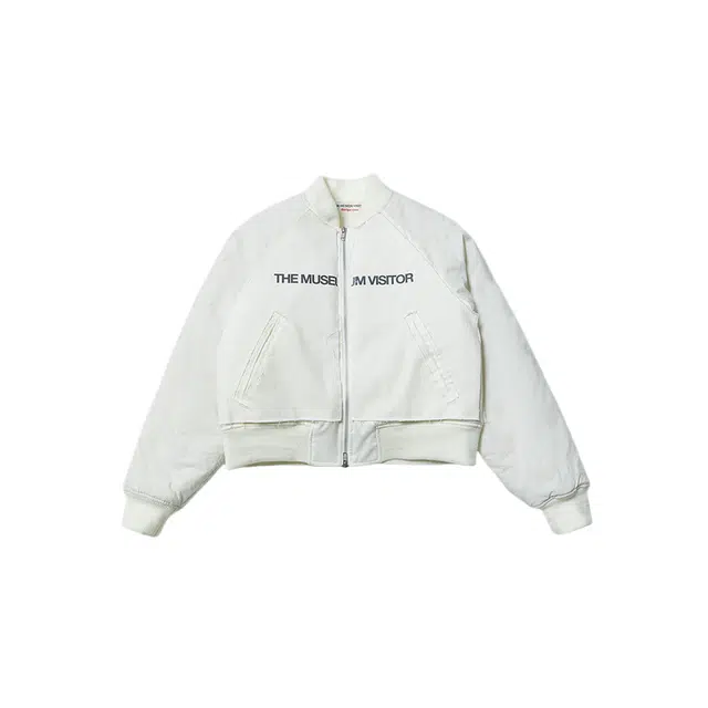 THE MUSEUM VISITOR 23PRE-SPRING