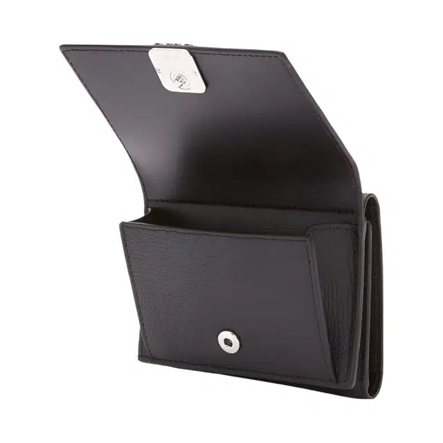 LOEWE Anagram