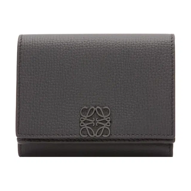 LOEWE Anagram