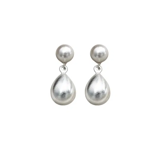 Rui Hong Xiang 999 Silver Pearl Drop Earrings