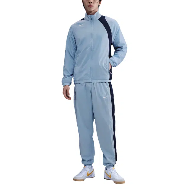 Nike Total 90 SS25 Repel logo